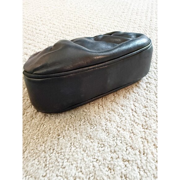 Chanel Black Leather Gold Kiss Lock Bag - Picture 3 of 12